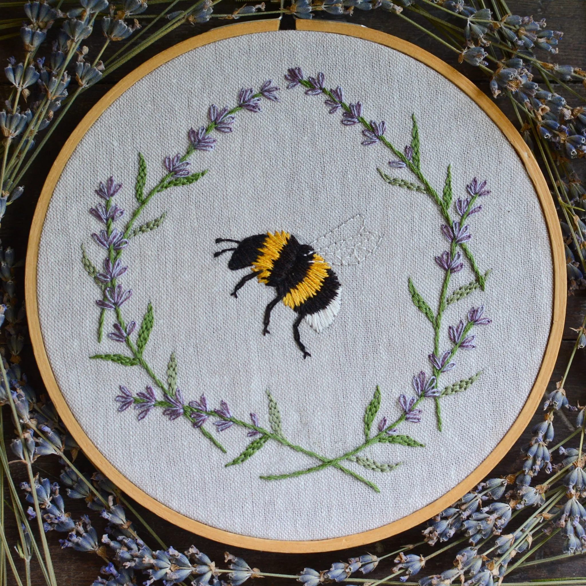 Bumble Bee   Lavender Embroidery Pattern