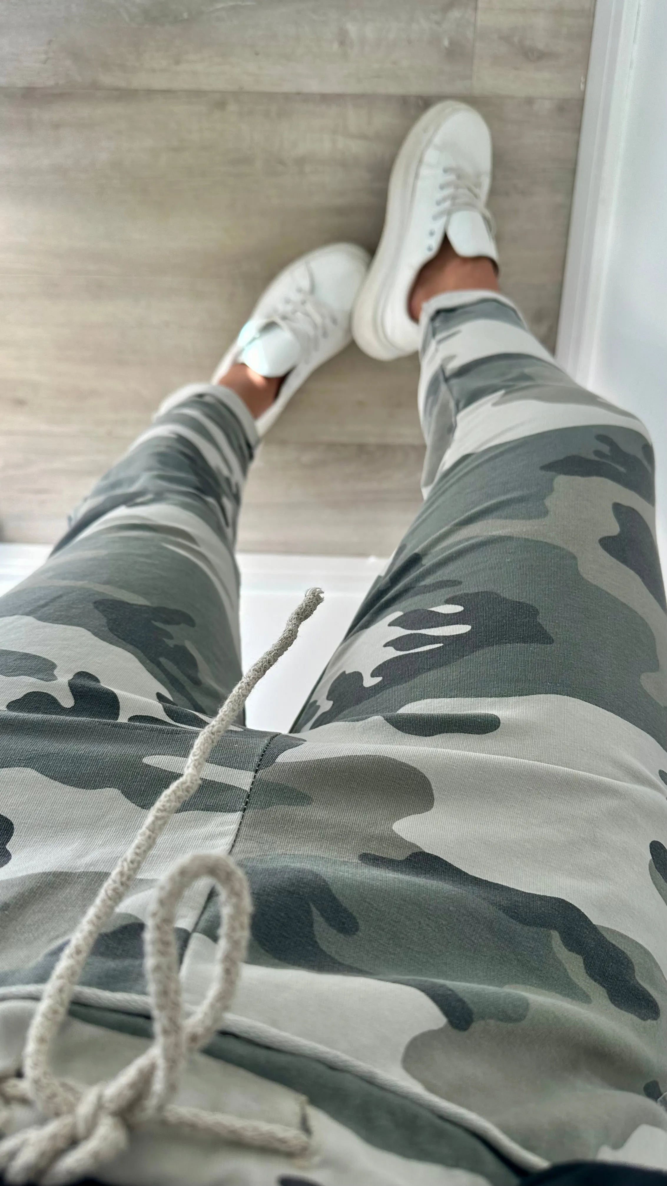 CAMO SWEAT PANTS