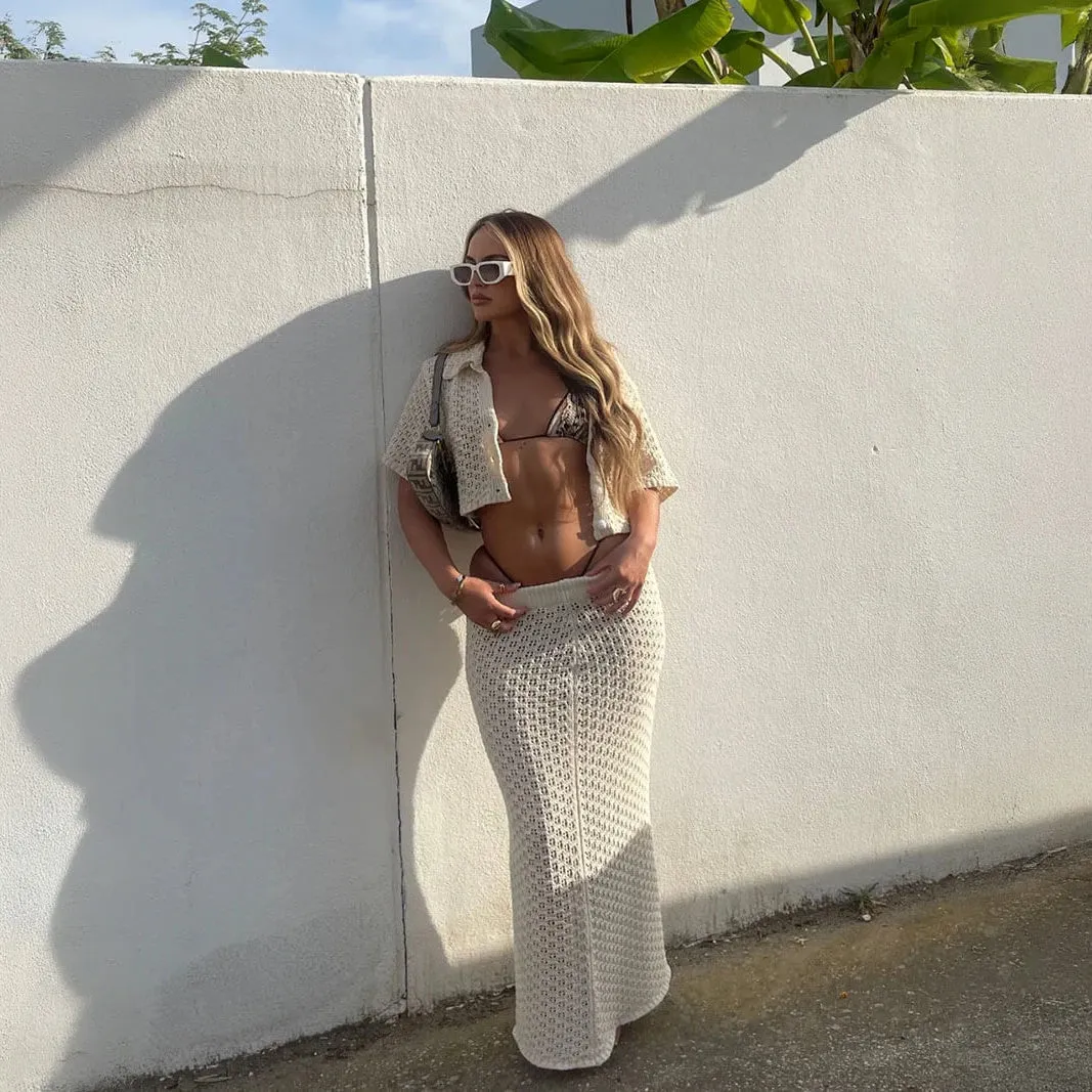 Crochet Two-Piece Set: Chic Summer Style