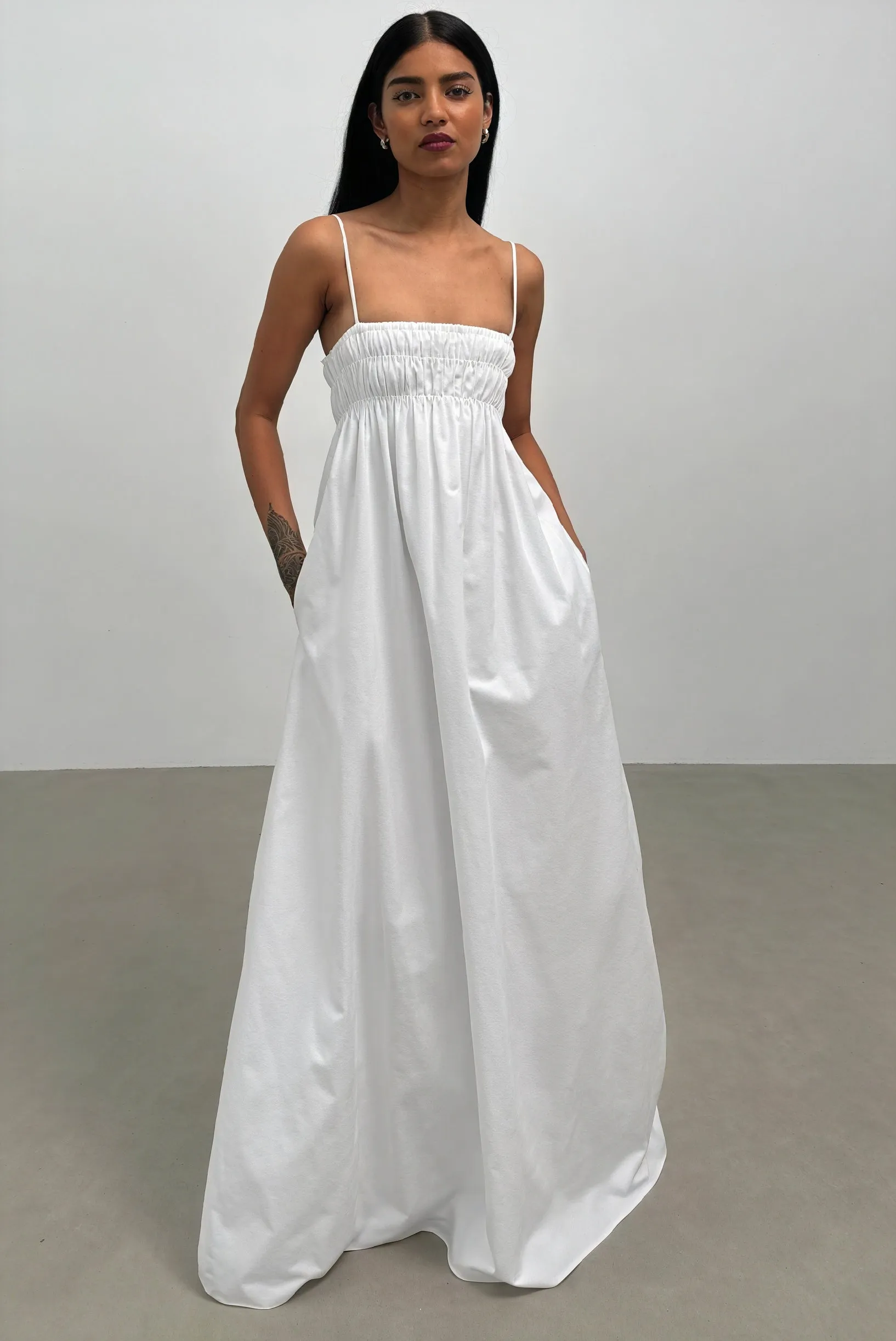 Flowing Maxi Dress with Pockets