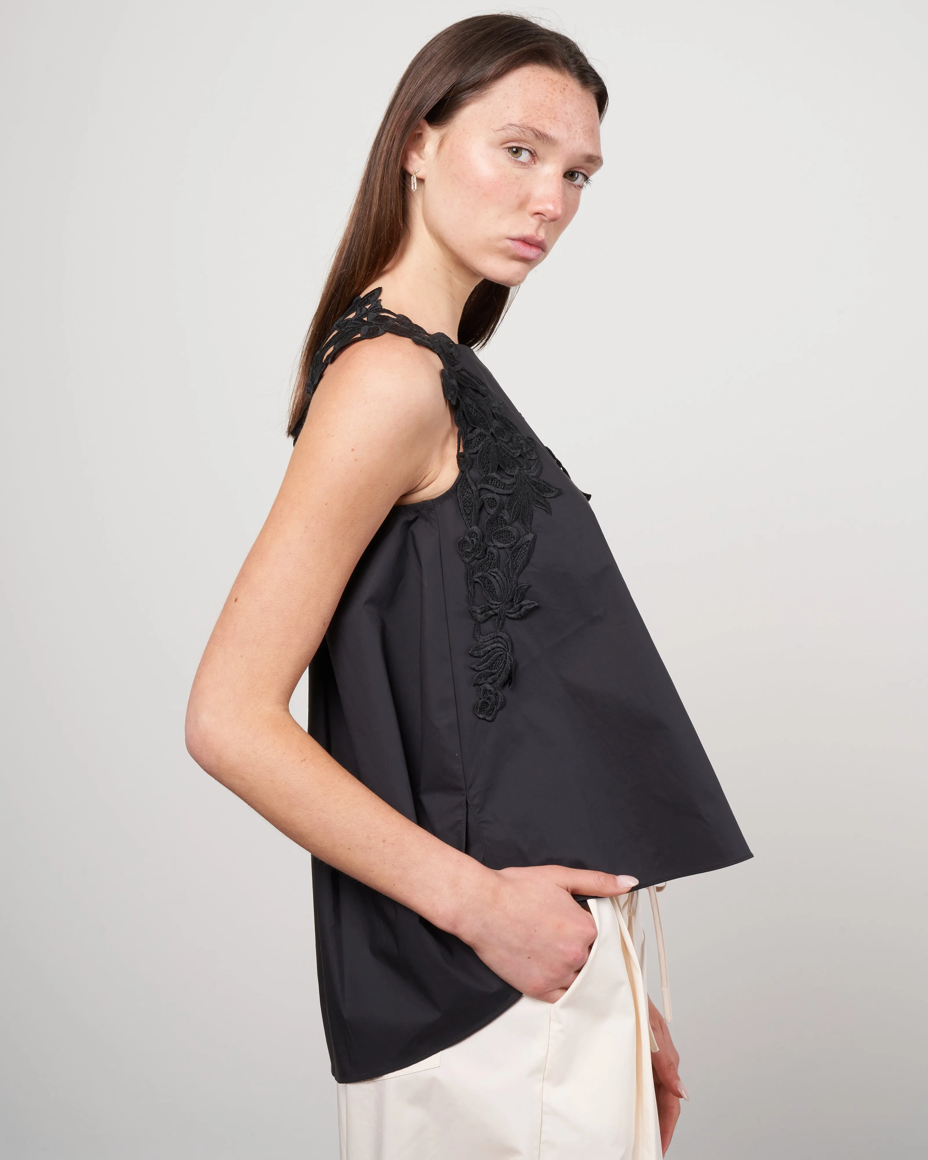 lace top - 600 black