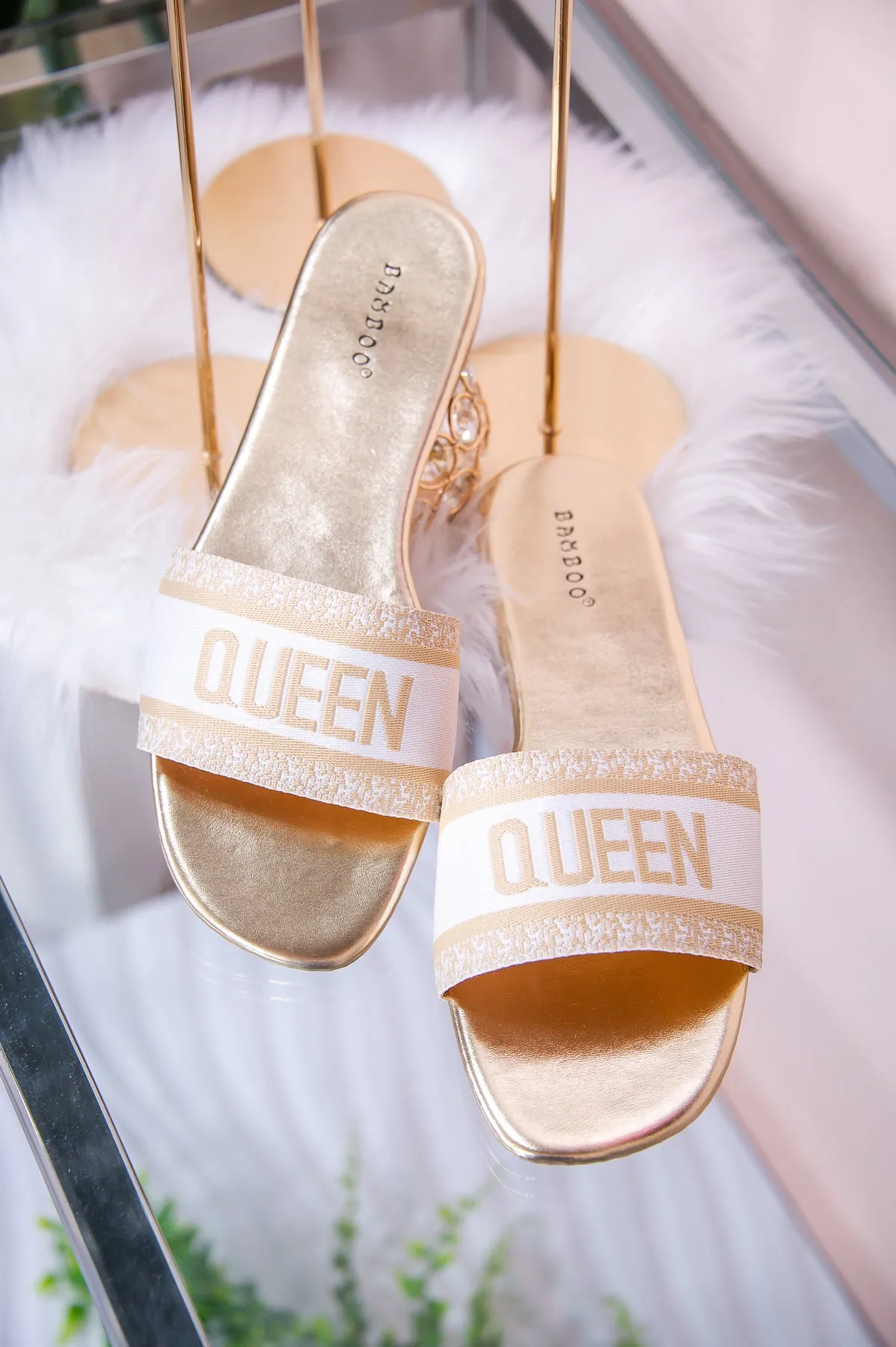 "Queen" Gold/White Slip On Sandals - SHO2597GO