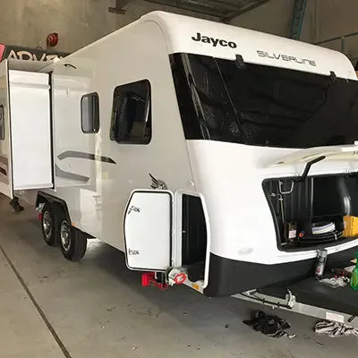 Redfoot Hydraulic Flip Levelling System with Remote for Caravans