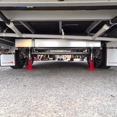 Redfoot Hydraulic Flip Levelling System with Remote for Caravans