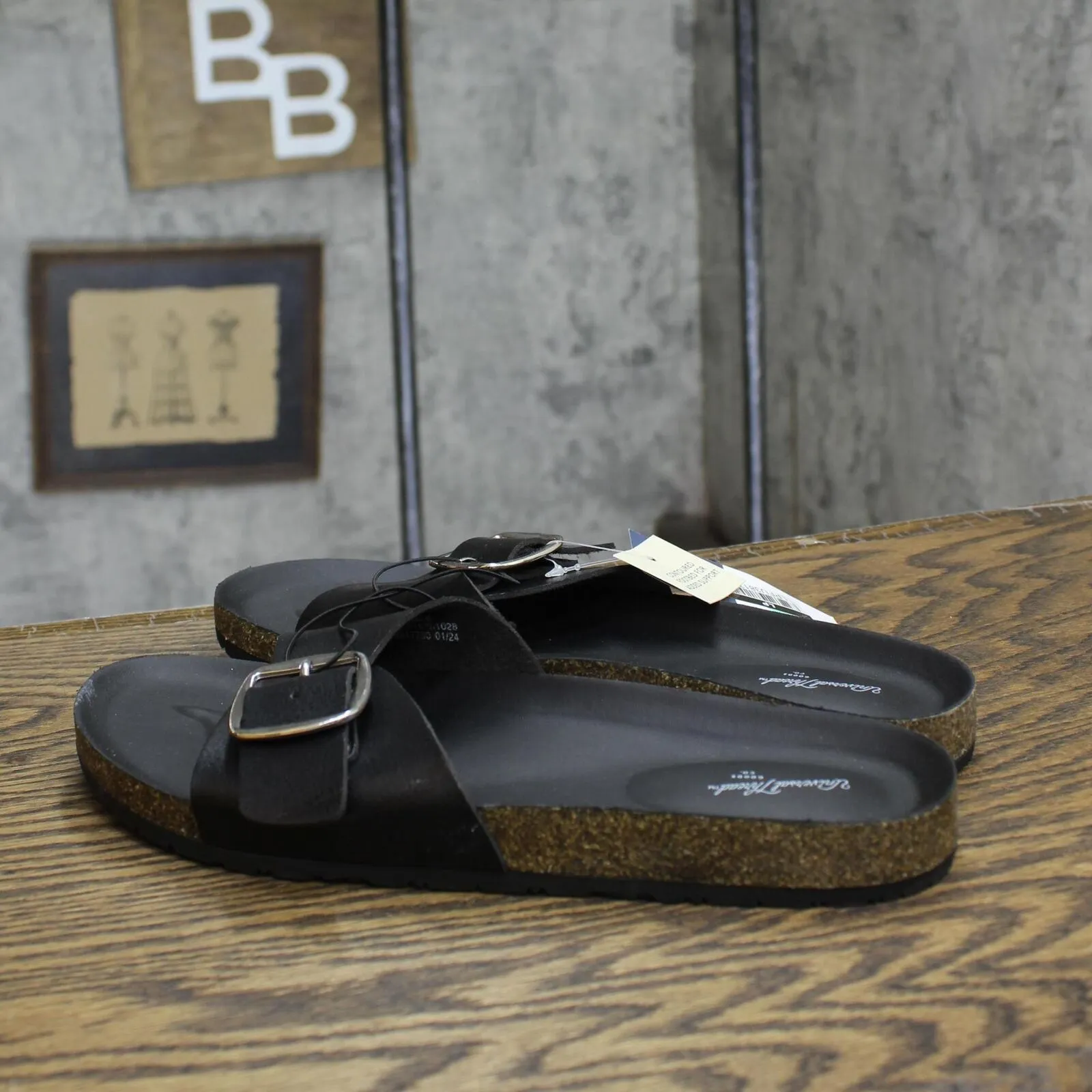 Universal Thread Womens Cameron Single Band Footbed Sandals 89998530 Black 8.5M