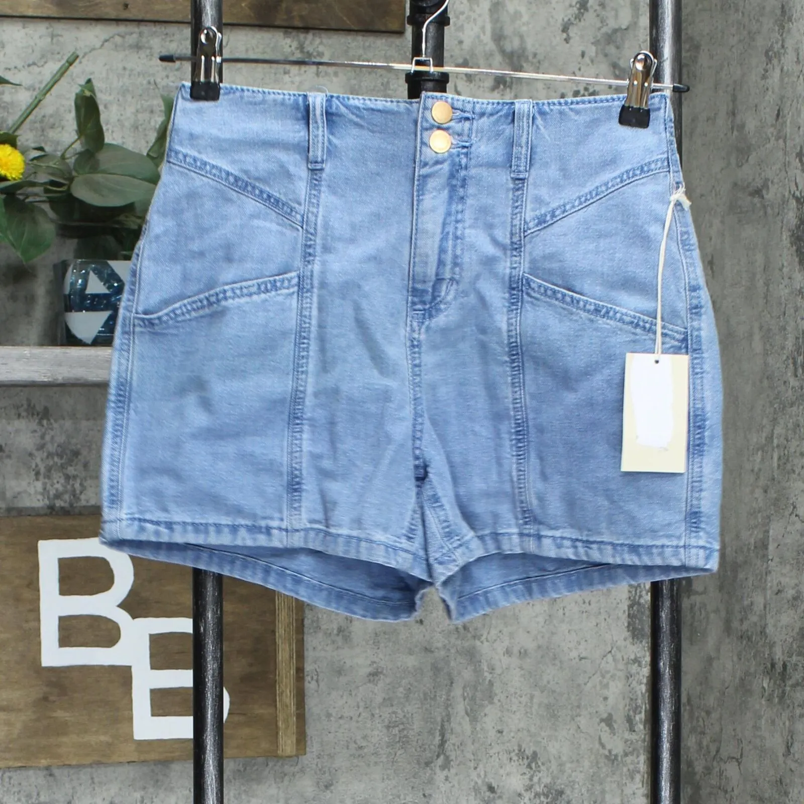 Universal Thread Women's High-Rise Cargo Midi Shorts
