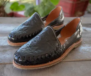WOMENS BLACK LEATHER FLORAL STAMPED HUARACHE MEXICAN SANDAL